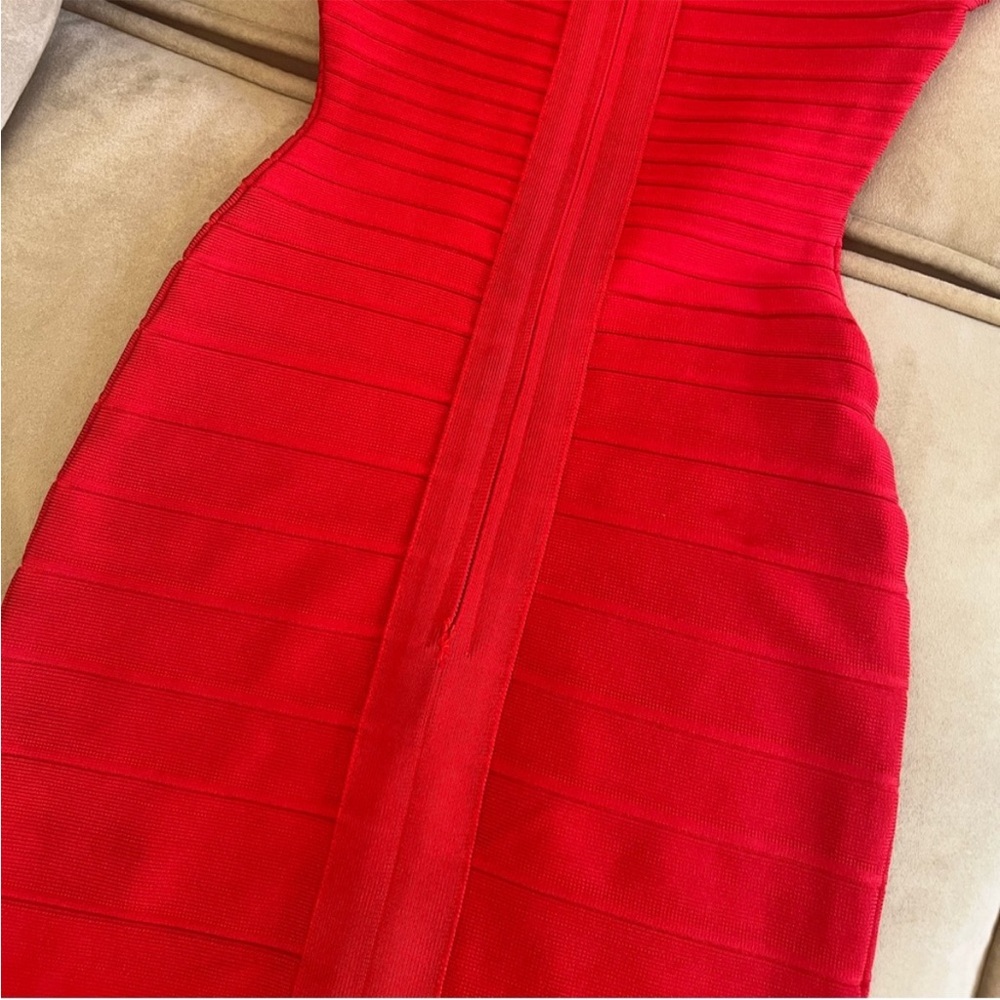 Hervé Léger “Renny” Long-Sleeve Off-Shoulder Bandage Dress – Red – XS - Picture 5 of 7